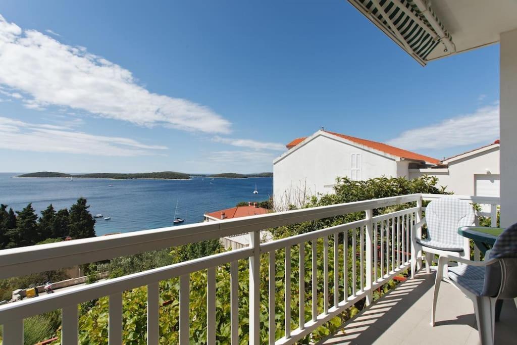 Apartment Stefani Хвар Экстерьер фото